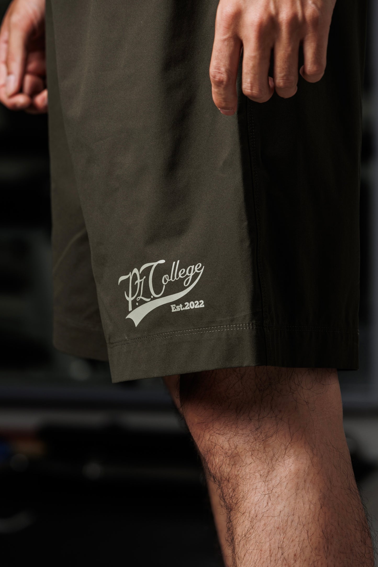 LEAGUE LOGO SHORT PANTS-OLIVE リーグロゴショートパンツ オリーブ