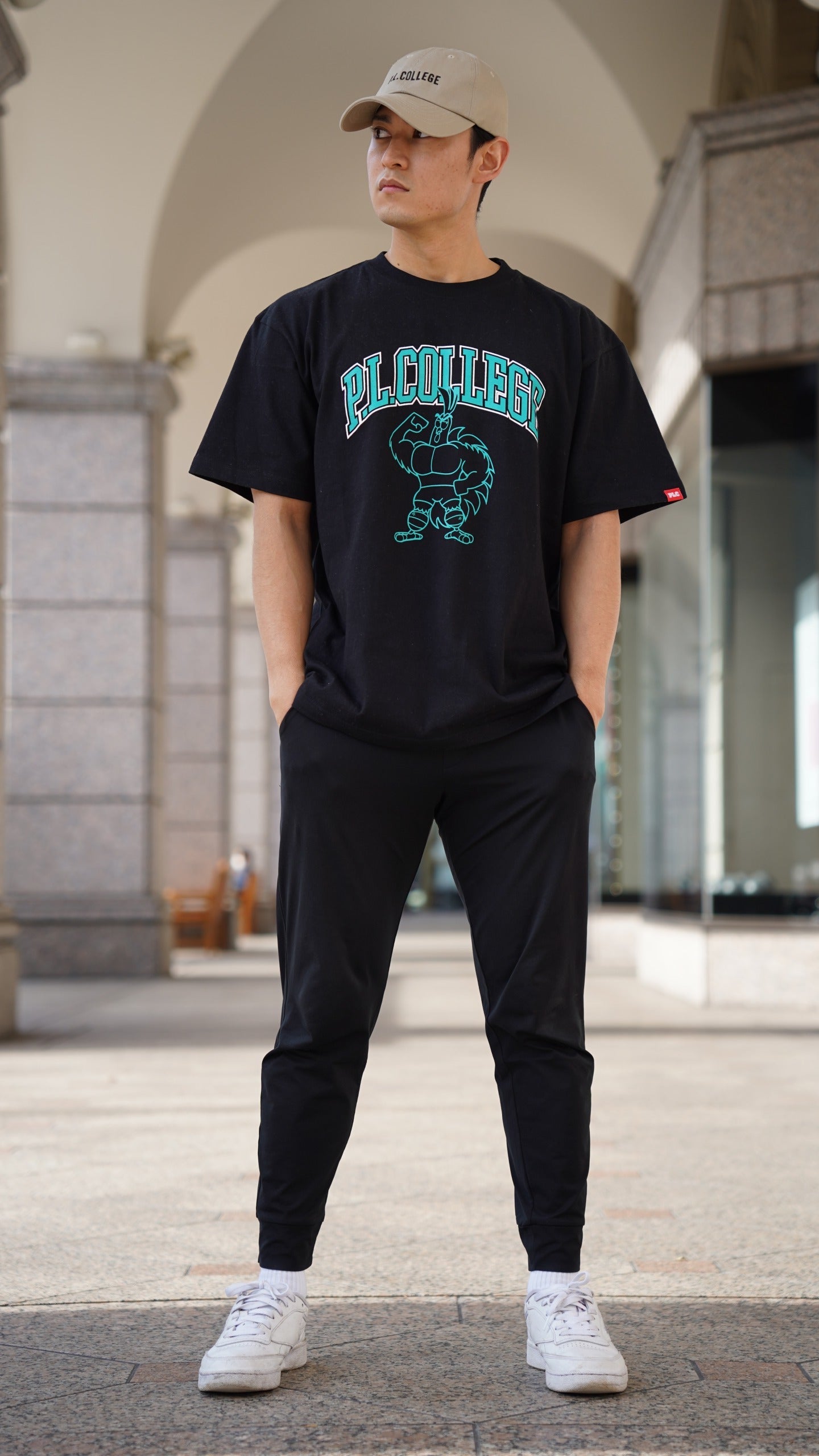 CHARACTER T-SHIRT BLACK キャラクターTシャツ　ブラック